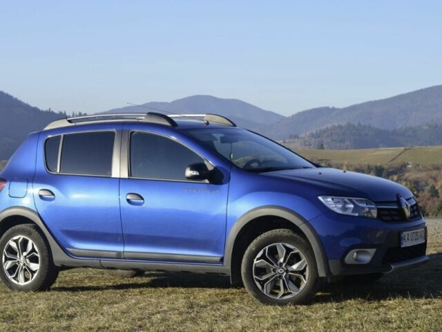 Синий Рено Сандеро, объемом двигателя 1.5 л и пробегом 42 тыс. км за 15000 $, фото 1 на Automoto.ua