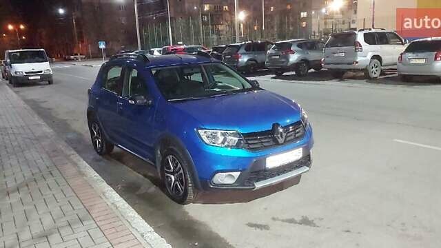 Синий Рено Сандеро, объемом двигателя 0.9 л и пробегом 28 тыс. км за 12500 $, фото 1 на Automoto.ua