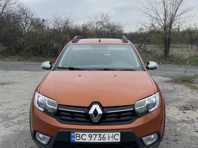 Оранжевый Рено Сандеро, объемом двигателя 1.5 л и пробегом 84 тыс. км за 11500 $, фото 1 на Automoto.ua