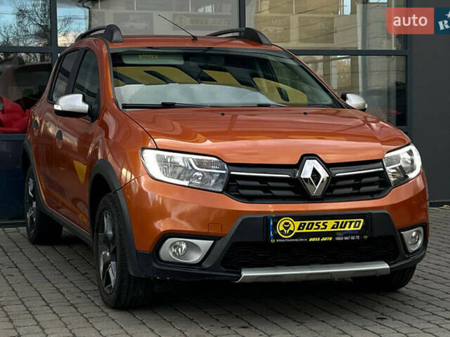 Рено Сандеро 2017 в Ивано-Франковске на Automoto.ua Оранжевый Рено Сандеро, объемом двигателя 0.9 л и пробегом 61 тыс. км за 8500 $, фото 1 на Automoto.ua