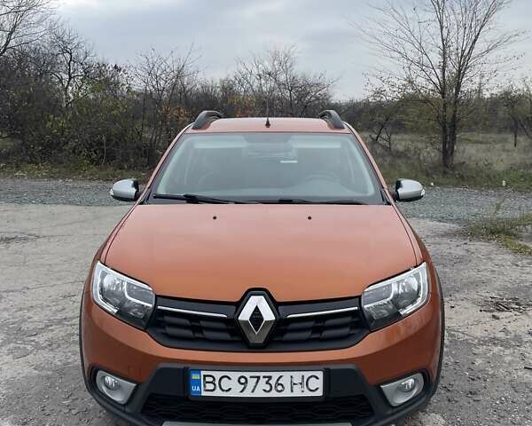 Оранжевый Рено Сандеро, объемом двигателя 1.46 л и пробегом 84 тыс. км за 11500 $, фото 1 на Automoto.ua