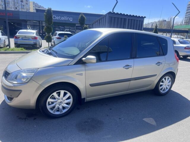 Белый Рено Сценик II, объемом двигателя 2 л и пробегом 223 тыс. км за 5800 $, фото 1 на Automoto.ua