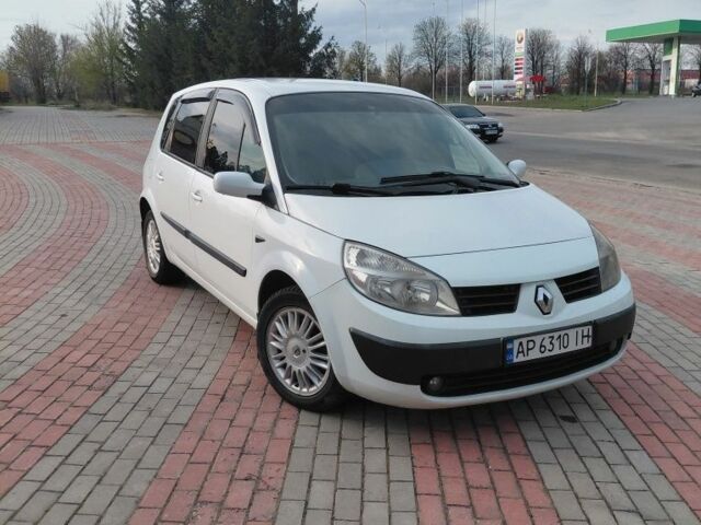 Белый Рено Сценик II, объемом двигателя 1.9 л и пробегом 347 тыс. км за 3900 $, фото 1 на Automoto.ua
