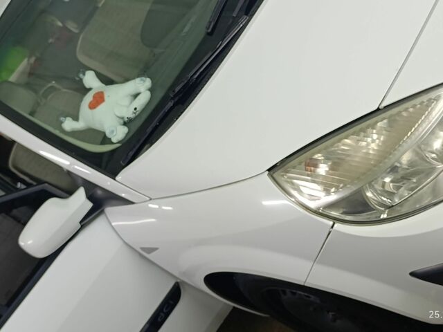 Белый Рено Сценик II, объемом двигателя 1.5 л и пробегом 3 тыс. км за 4800 $, фото 1 на Automoto.ua