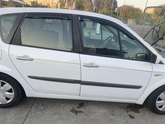 Белый Рено Сценик II, объемом двигателя 1.5 л и пробегом 215 тыс. км за 7000 $, фото 1 на Automoto.ua