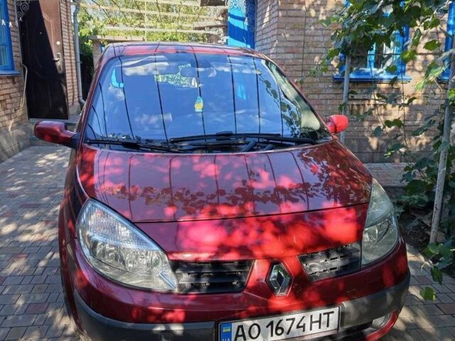 Красный Рено Сценик II, объемом двигателя 1.6 л и пробегом 260 тыс. км за 3800 $, фото 1 на Automoto.ua