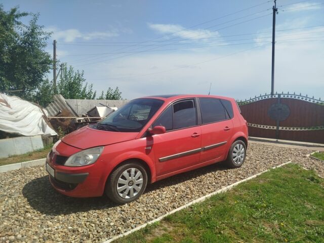 Красный Рено Сценик II, объемом двигателя 1.6 л и пробегом 300 тыс. км за 4600 $, фото 1 на Automoto.ua