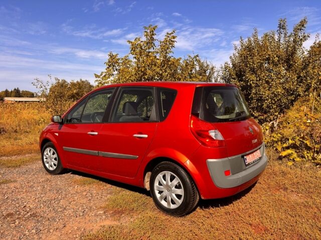 Красный Рено Сценик II, объемом двигателя 1.6 л и пробегом 170 тыс. км за 5200 $, фото 1 на Automoto.ua