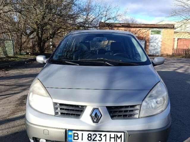 Серый Рено Сценик II, объемом двигателя 1.6 л и пробегом 227 тыс. км за 5400 $, фото 1 на Automoto.ua