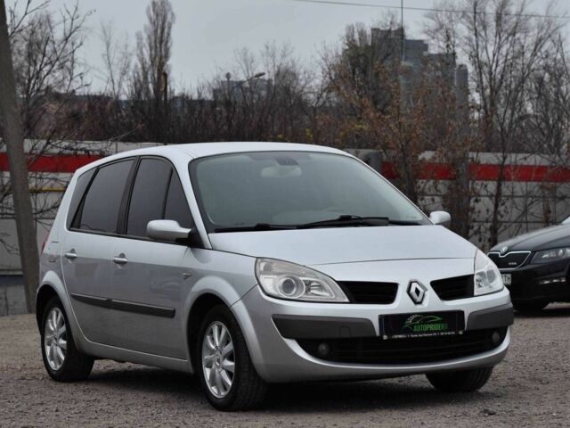 Серый Рено Сценик II, объемом двигателя 1.5 л и пробегом 303 тыс. км за 5500 $, фото 1 на Automoto.ua