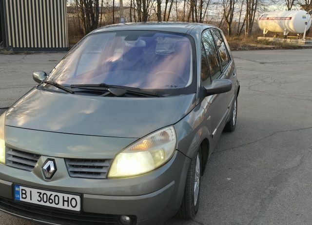 Серый Рено Сценик II, объемом двигателя 1.6 л и пробегом 207 тыс. км за 4800 $, фото 1 на Automoto.ua