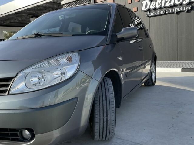 Серый Рено Сценик II, объемом двигателя 1.6 л и пробегом 286 тыс. км за 4000 $, фото 1 на Automoto.ua