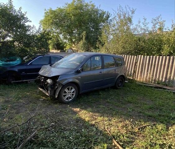 Серый Рено Сценик II, объемом двигателя 0 л и пробегом 240 тыс. км за 1400 $, фото 1 на Automoto.ua