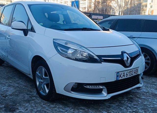 Белый Рено Сценик III, объемом двигателя 1.5 л и пробегом 180 тыс. км за 8500 $, фото 1 на Automoto.ua