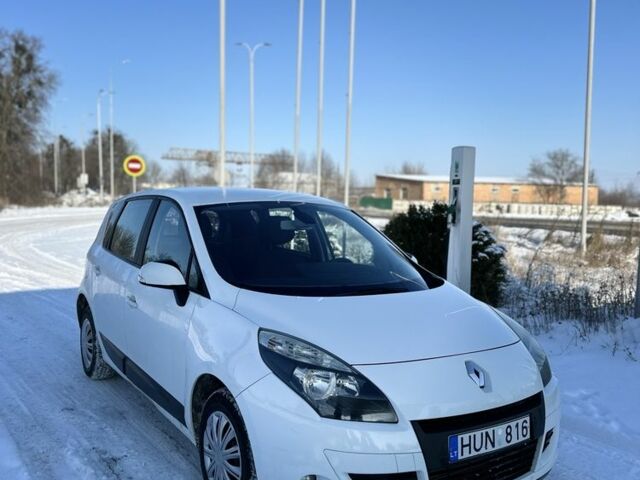 Белый Рено Сценик III, объемом двигателя 1.5 л и пробегом 280 тыс. км за 2750 $, фото 1 на Automoto.ua