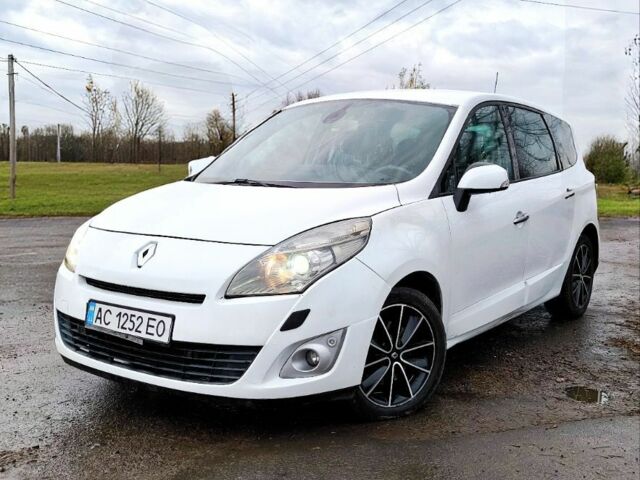 Белый Рено Сценик III, объемом двигателя 1.5 л и пробегом 288 тыс. км за 5800 $, фото 1 на Automoto.ua