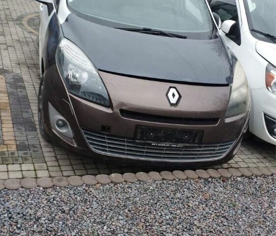 Білий Рено Сценік III, об'ємом двигуна 1.6 л та пробігом 280 тис. км за 3600 $, фото 1 на Automoto.ua