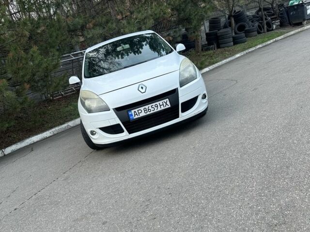 Белый Рено Сценик III, объемом двигателя 1.5 л и пробегом 280 тыс. км за 4650 $, фото 1 на Automoto.ua