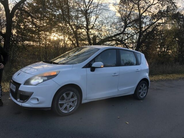 Білий Рено Сценік III, об'ємом двигуна 1.5 л та пробігом 430 тис. км за 6000 $, фото 1 на Automoto.ua