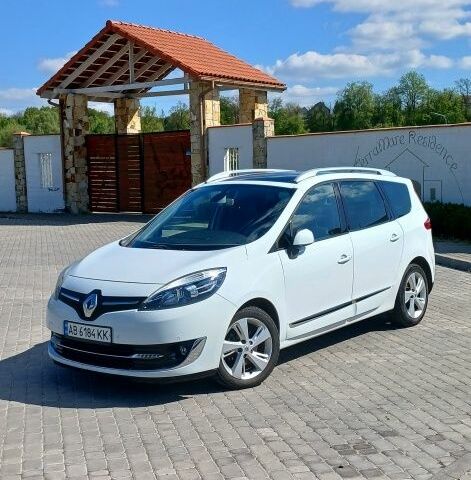 Белый Рено Сценик III, объемом двигателя 1.6 л и пробегом 232 тыс. км за 9599 $, фото 1 на Automoto.ua