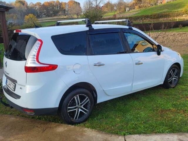 Білий Рено Сценік III, об'ємом двигуна 1.6 л та пробігом 243 тис. км за 7500 $, фото 1 на Automoto.ua