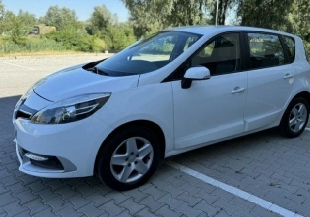 Белый Рено Сценик III, объемом двигателя 1.5 л и пробегом 209 тыс. км за 9500 $, фото 1 на Automoto.ua