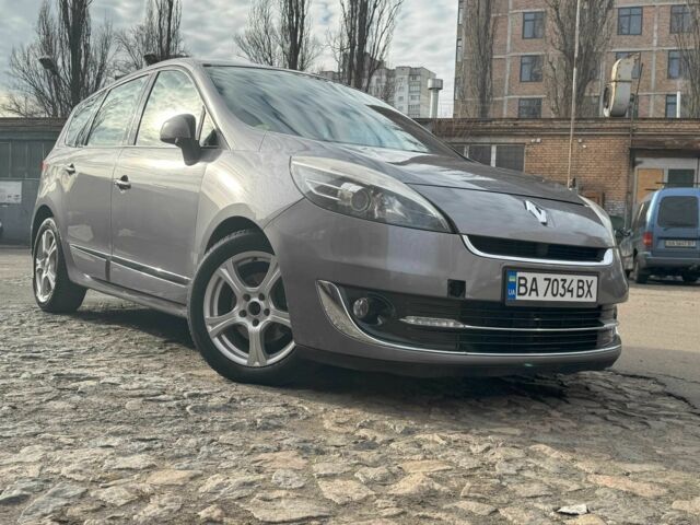 Бежевий Рено Сценік III, об'ємом двигуна 1.6 л та пробігом 270 тис. км за 6800 $, фото 1 на Automoto.ua