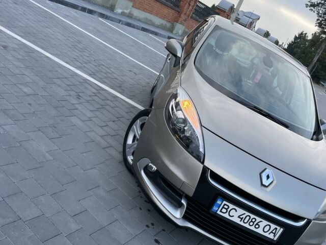 Бежевый Рено Сценик III, объемом двигателя 1.5 л и пробегом 295 тыс. км за 6500 $, фото 1 на Automoto.ua