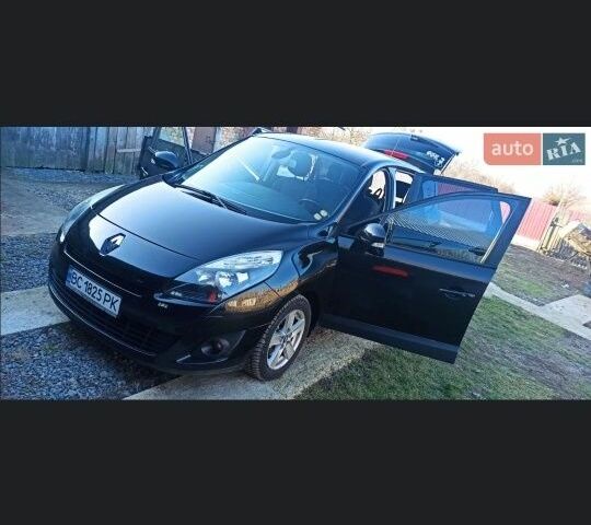 Черный Рено Сценик III, объемом двигателя 1.9 л и пробегом 215 тыс. км за 7400 $, фото 1 на Automoto.ua