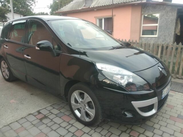 Рено Сценік III 2011 у Гайвороне на Automoto.ua Чорний Рено Сценік III, об'ємом двигуна 1.5 л та пробігом 271 тис. км за 6999 $, фото 1 на Automoto.ua