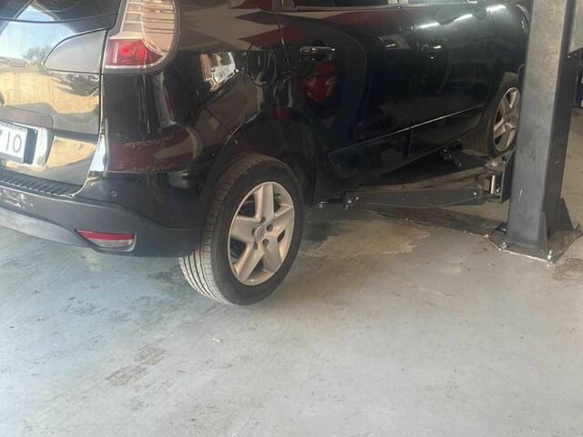 Черный Рено Сценик III, объемом двигателя 1.5 л и пробегом 247 тыс. км за 9500 $, фото 1 на Automoto.ua