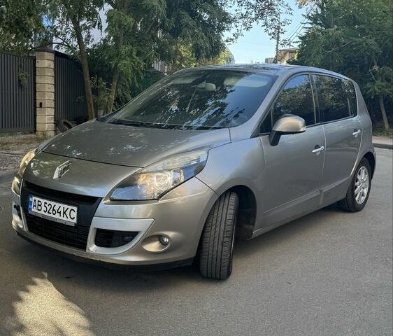 Коричневий Рено Сценік III, об'ємом двигуна 1.5 л та пробігом 300 тис. км за 8000 $, фото 1 на Automoto.ua