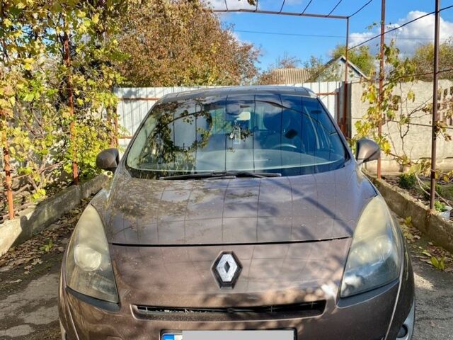 Коричневый Рено Сценик III, объемом двигателя 1.5 л и пробегом 280 тыс. км за 5500 $, фото 1 на Automoto.ua