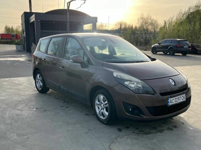 Коричневий Рено Сценік III, об'ємом двигуна 1.9 л та пробігом 295 тис. км за 6200 $, фото 1 на Automoto.ua