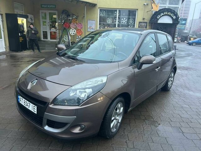 Коричневый Рено Сценик III, объемом двигателя 1.5 л и пробегом 260 тыс. км за 7500 $, фото 1 на Automoto.ua