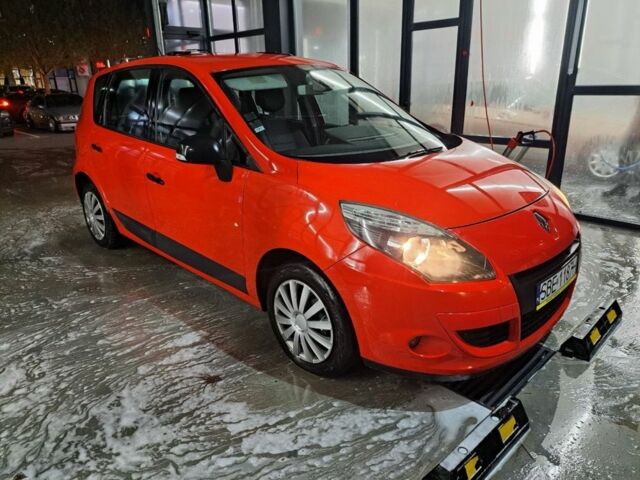 Красный Рено Сценик III, объемом двигателя 1.5 л и пробегом 242 тыс. км за 2750 $, фото 1 на Automoto.ua
