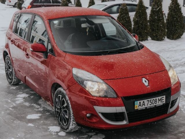 Красный Рено Сценик III, объемом двигателя 2 л и пробегом 270 тыс. км за 6200 $, фото 1 на Automoto.ua