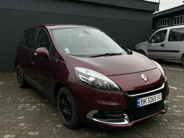 Червоний Рено Сценік III, об'ємом двигуна 1.5 л та пробігом 242 тис. км за 6800 $, фото 1 на Automoto.ua