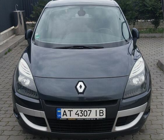 Серый Рено Сценик III, объемом двигателя 1.6 л и пробегом 215 тыс. км за 6500 $, фото 1 на Automoto.ua
