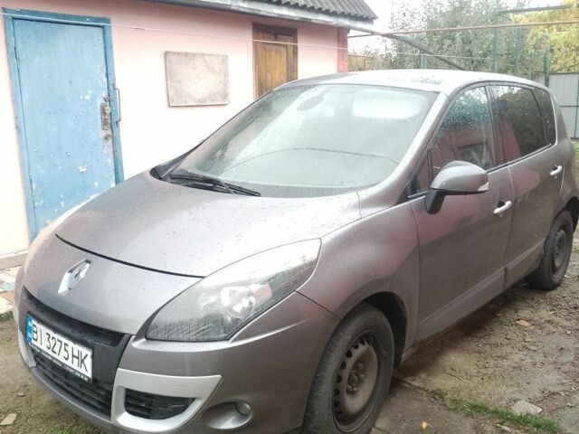 Рено Сценик III 2010 в Полтаве на Automoto.ua Серый Рено Сценик III, объемом двигателя 1.5 л и пробегом 204 тыс. км за 6500 $, фото 1 на Automoto.ua