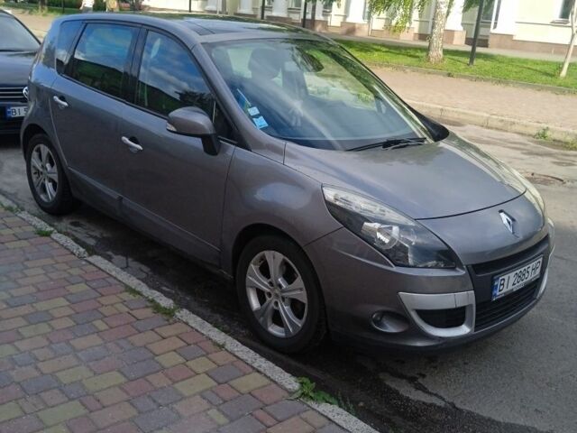 Сірий Рено Сценік III, об'ємом двигуна 1.9 л та пробігом 270 тис. км за 7165 $, фото 1 на Automoto.ua