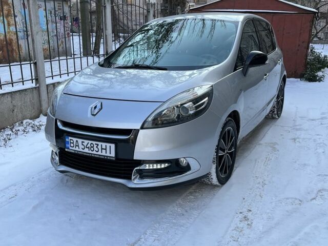 Серый Рено Сценик III, объемом двигателя 1.2 л и пробегом 203 тыс. км за 6900 $, фото 1 на Automoto.ua
