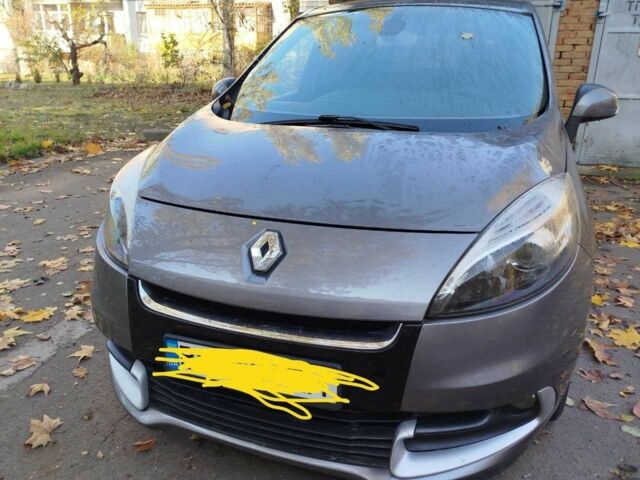 Серый Рено Сценик III, объемом двигателя 1.6 л и пробегом 226 тыс. км за 8500 $, фото 1 на Automoto.ua