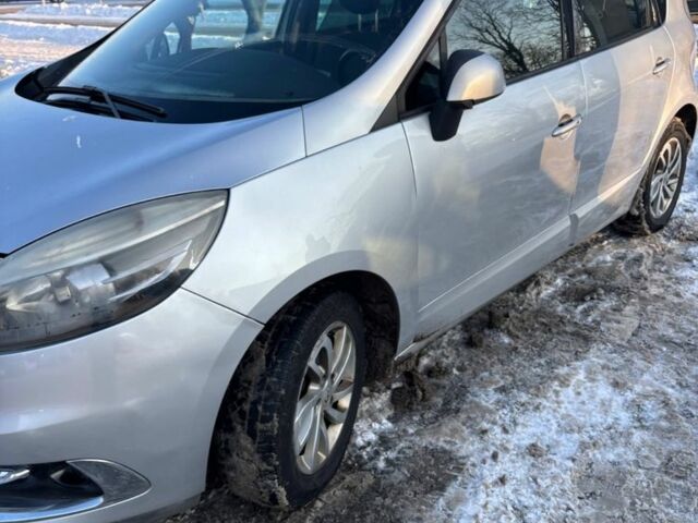 Сірий Рено Сценік III, об'ємом двигуна 1.5 л та пробігом 250 тис. км за 6600 $, фото 1 на Automoto.ua