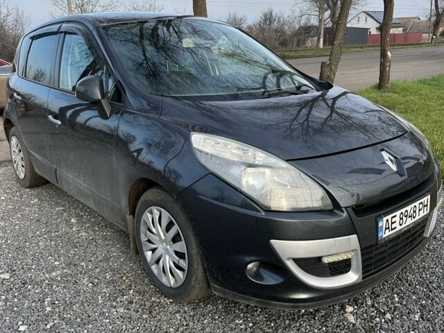 Серый Рено Сценик III, объемом двигателя 1.5 л и пробегом 203 тыс. км за 5700 $, фото 1 на Automoto.ua