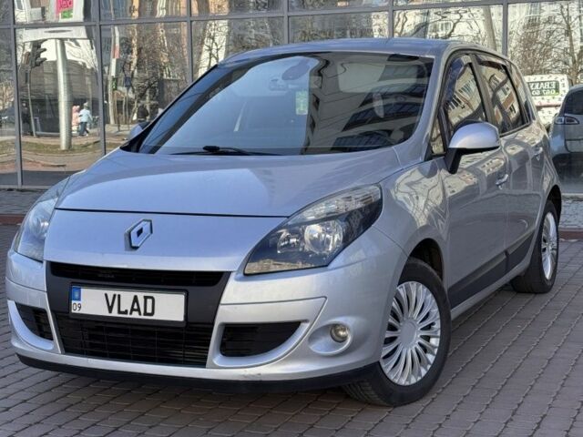 Серый Рено Сценик III, объемом двигателя 1.5 л и пробегом 330 тыс. км за 6400 $, фото 1 на Automoto.ua