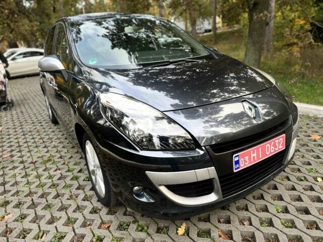 Серый Рено Сценик III, объемом двигателя 1.6 л и пробегом 269 тыс. км за 6900 $, фото 1 на Automoto.ua