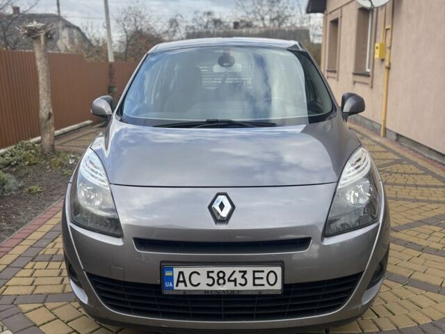 Серый Рено Сценик III, объемом двигателя 1.5 л и пробегом 261 тыс. км за 7000 $, фото 1 на Automoto.ua