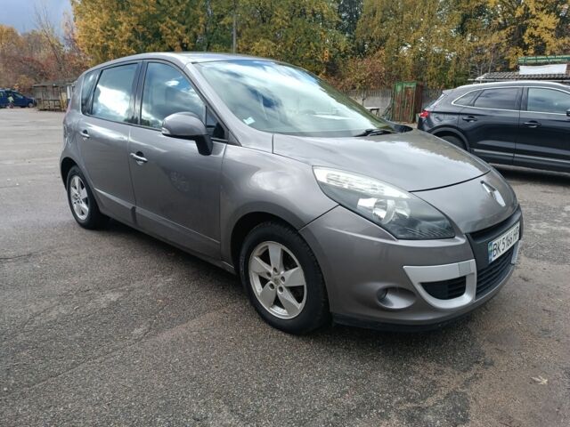 Рено Сценік III 2011 у Чернігові на Automoto.ua Сірий Рено Сценік III, об'ємом двигуна 1.5 л та пробігом 220 тис. км за 6500 $, фото 1 на Automoto.ua