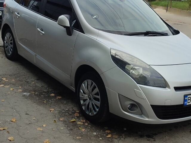 Сірий Рено Сценік III, об'ємом двигуна 1.5 л та пробігом 3 тис. км за 8500 $, фото 1 на Automoto.ua